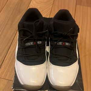 Jordan Retro 11s black with white patent sz 6.5 Y